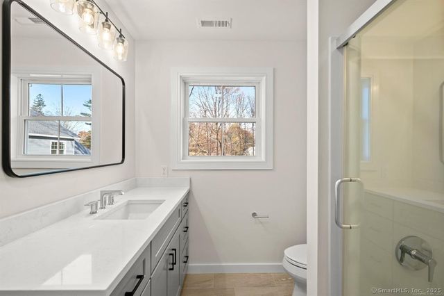 12 Fieldstone Court 12, Bethel, CT 06801