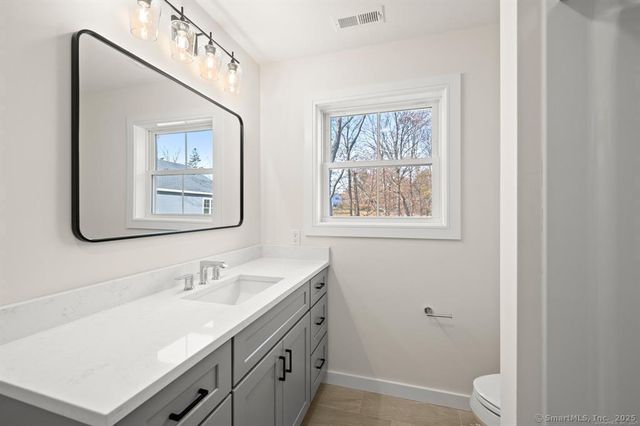 12 Fieldstone Court 12, Bethel, CT 06801