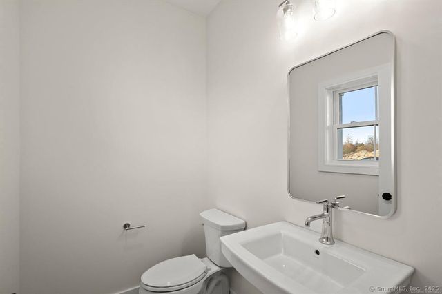 12 Fieldstone Court 12, Bethel, CT 06801