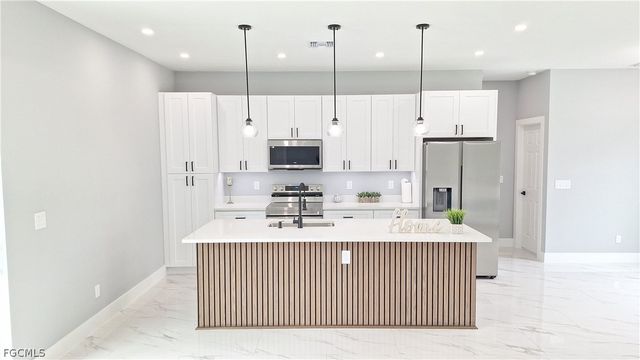 3205 34th ST W, Lehigh Acres, FL 33971