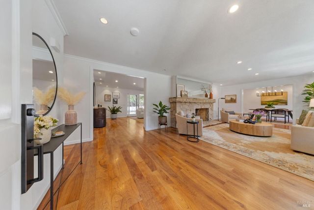 60 Green Valley Ct, San Anselmo, CA 94960