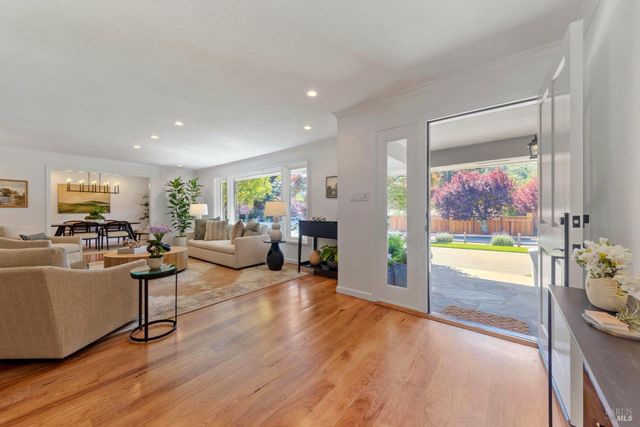 60 Green Valley Ct, San Anselmo, CA 94960