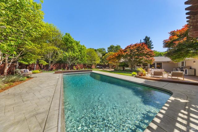 60 Green Valley Ct, San Anselmo, CA 94960