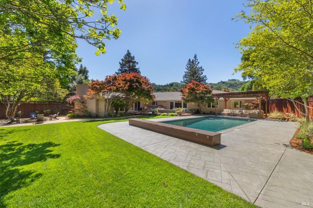 60 Green Valley Ct, San Anselmo, CA 94960