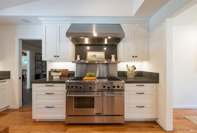 60 Green Valley Ct, San Anselmo, CA 94960