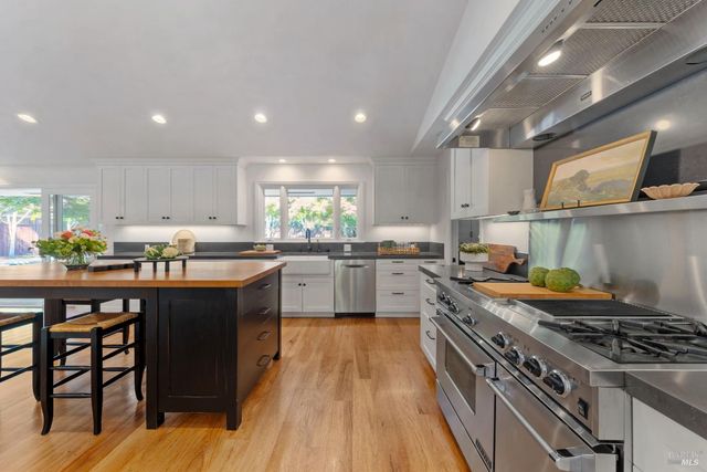 60 Green Valley Ct, San Anselmo, CA 94960