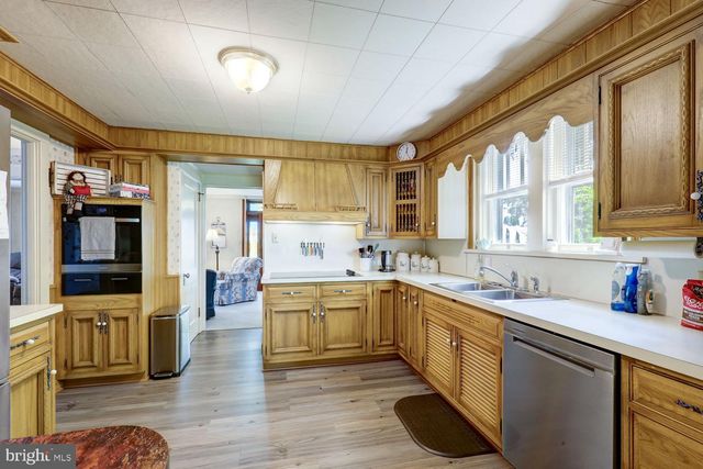 972 W MAIN ST, Ephrata, PA 17522