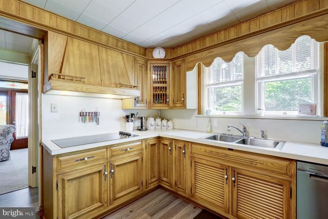 972 W MAIN ST, Ephrata, PA 17522