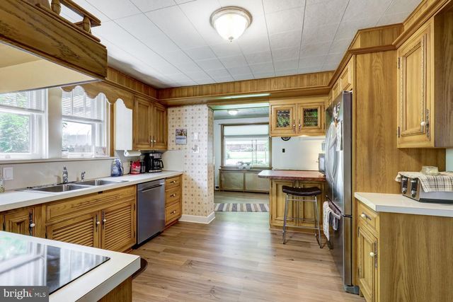 972 W MAIN ST, Ephrata, PA 17522