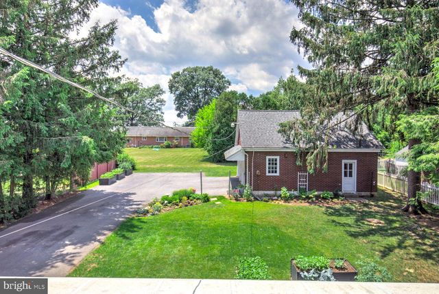 972 W MAIN ST, Ephrata, PA 17522