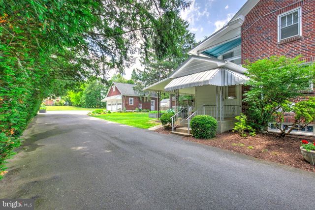 972 W MAIN ST, Ephrata, PA 17522