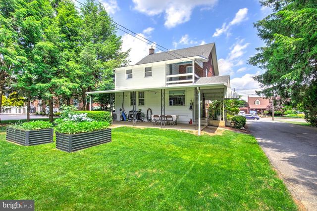 972 W MAIN ST, Ephrata, PA 17522