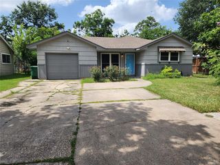 7127 Willowtex Drive, Houston, TX 77396
