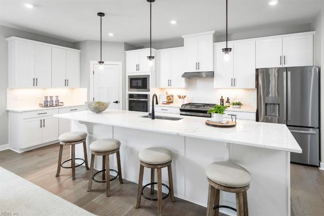 383 Tributary LN, Carrollton, VA 23314