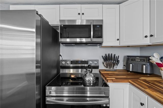 19 Annette Avenue, Pawtucket, RI 02861