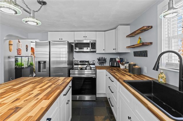 19 Annette Avenue, Pawtucket, RI 02861