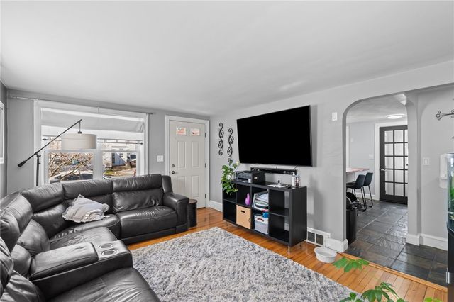 19 Annette Avenue, Pawtucket, RI 02861