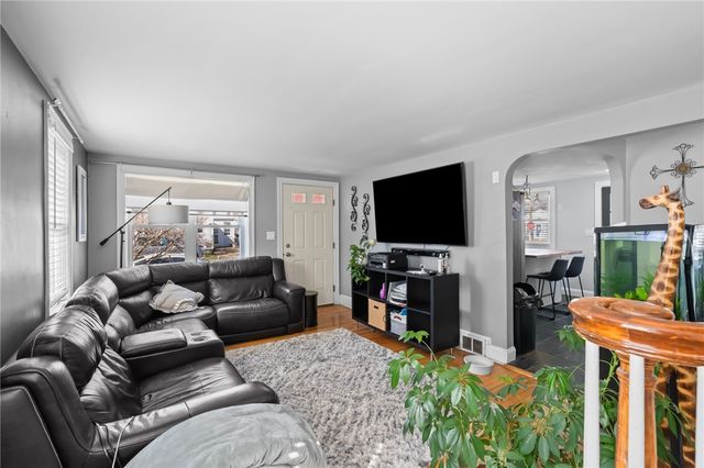 19 Annette Avenue, Pawtucket, RI 02861