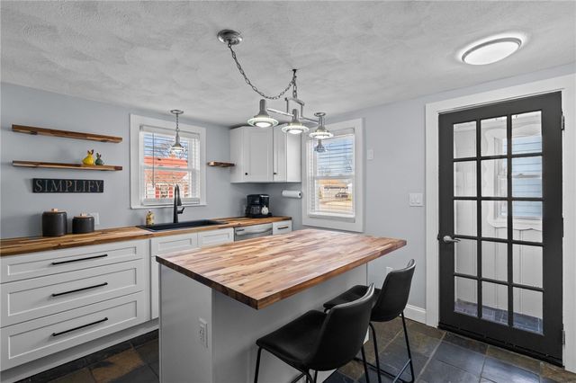 19 Annette Avenue, Pawtucket, RI 02861