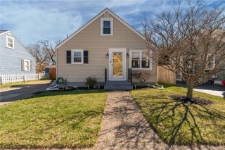 19 Annette Avenue, Pawtucket, RI 02861