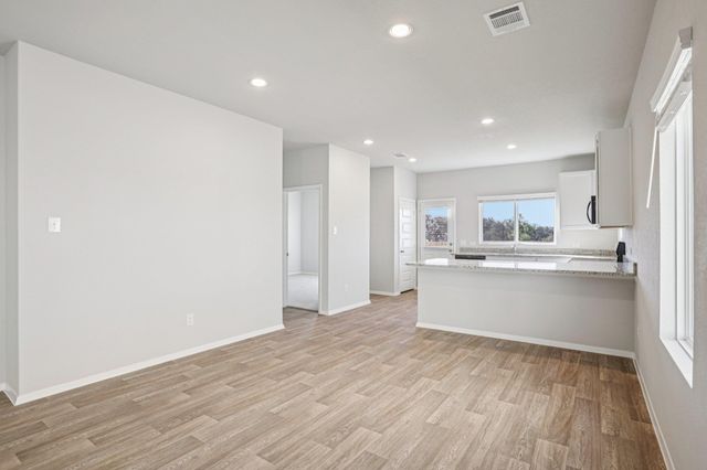 425 Rear Boot WAY, Liberty Hill, TX 78642