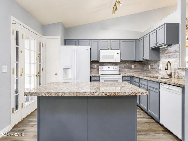 824 W 15TH Avenue, Apache Junction, AZ 85120