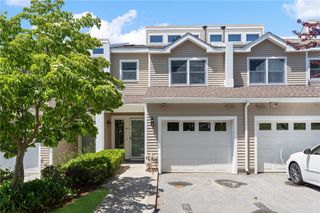 43 Lawton Brook Lane, Portsmouth, RI 02871
