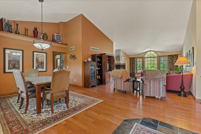 27100 Deerfield Lane, Edwardsburg, MI 49112