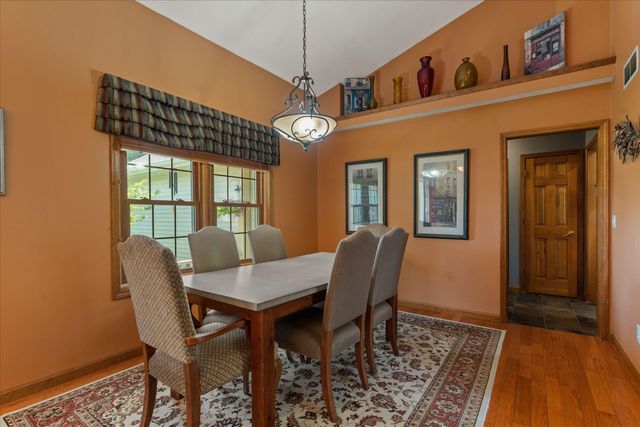 27100 Deerfield Lane, Edwardsburg, MI 49112