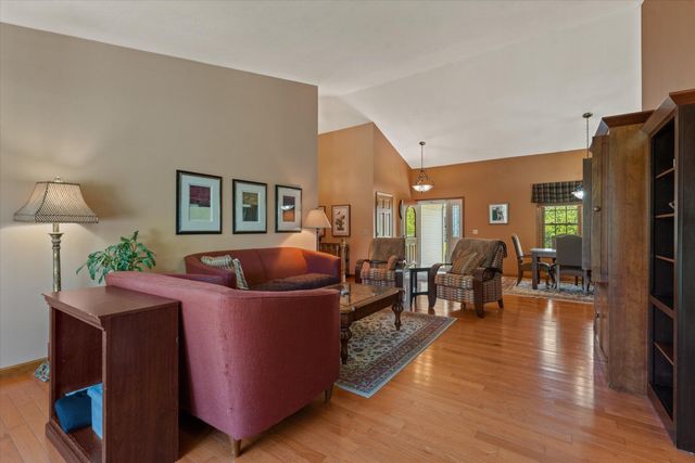 27100 Deerfield Lane, Edwardsburg, MI 49112