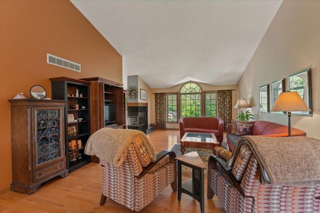 27100 Deerfield Lane, Edwardsburg, MI 49112