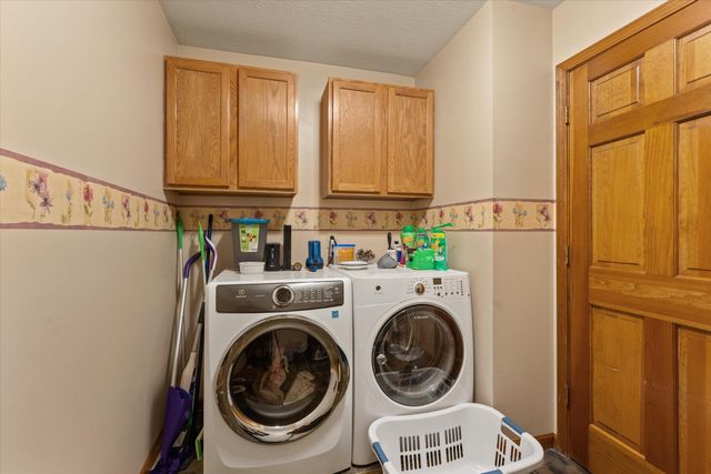 27100 Deerfield Lane, Edwardsburg, MI 49112