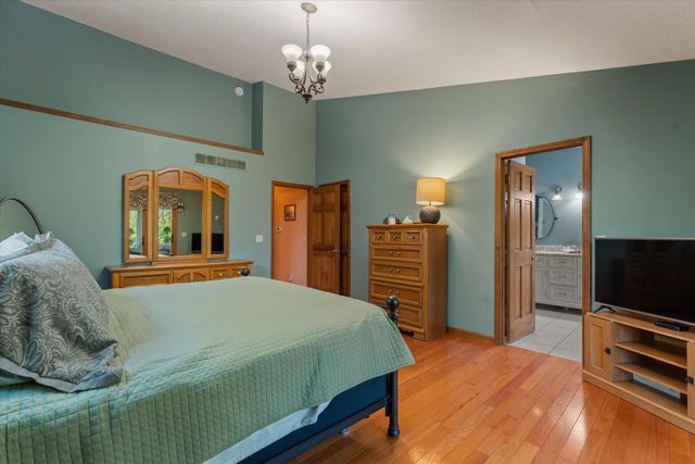 27100 Deerfield Lane, Edwardsburg, MI 49112