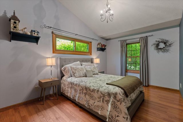 27100 Deerfield Lane, Edwardsburg, MI 49112