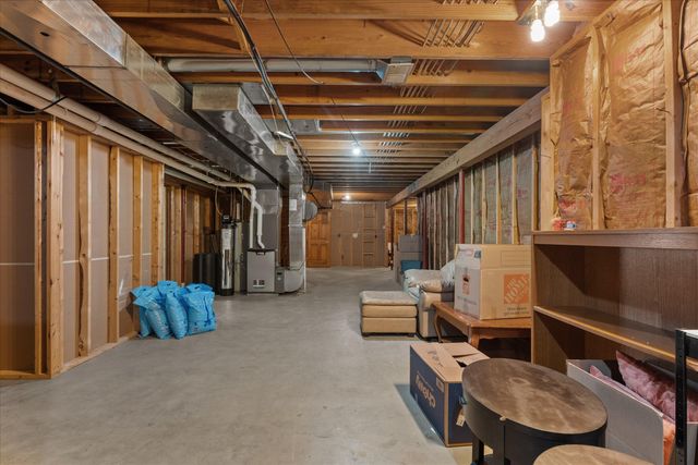 27100 Deerfield Lane, Edwardsburg, MI 49112