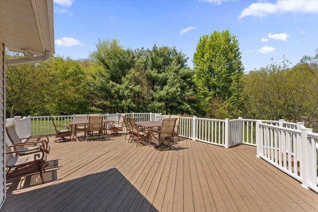27100 Deerfield Lane, Edwardsburg, MI 49112