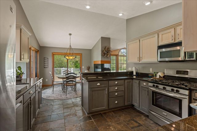 27100 Deerfield Lane, Edwardsburg, MI 49112