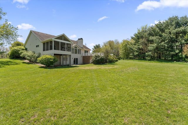 27100 Deerfield Lane, Edwardsburg, MI 49112