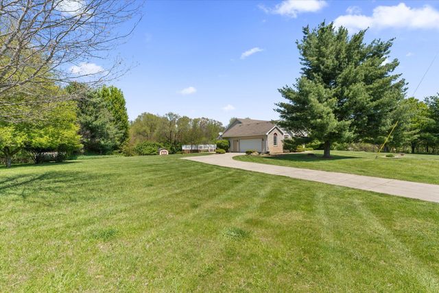 27100 Deerfield Lane, Edwardsburg, MI 49112