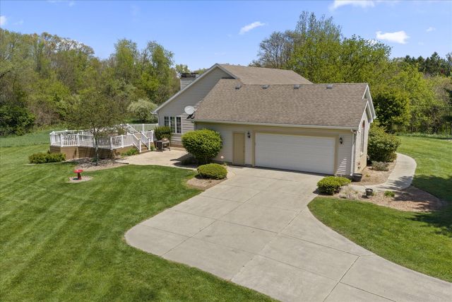 27100 Deerfield Lane, Edwardsburg, MI 49112