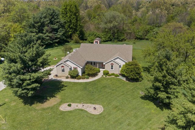 27100 Deerfield Lane, Edwardsburg, MI 49112