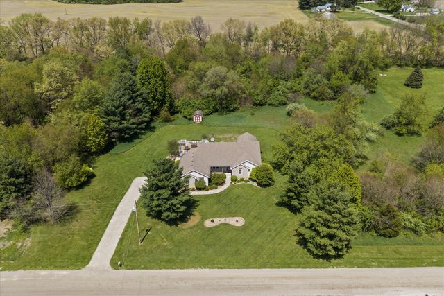 27100 Deerfield Lane, Edwardsburg, MI 49112