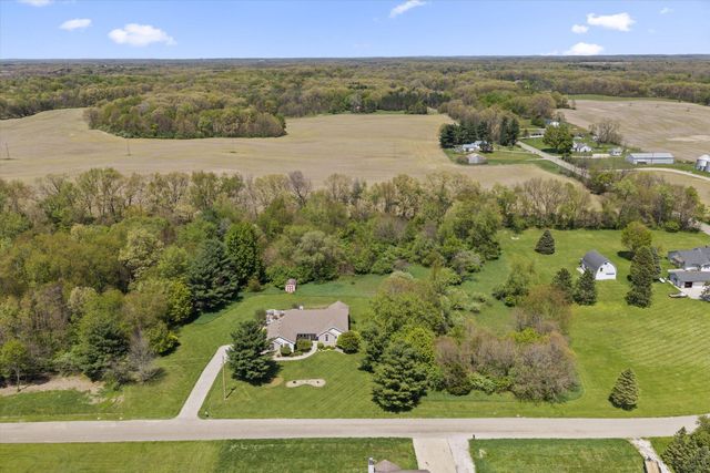 27100 Deerfield Lane, Edwardsburg, MI 49112