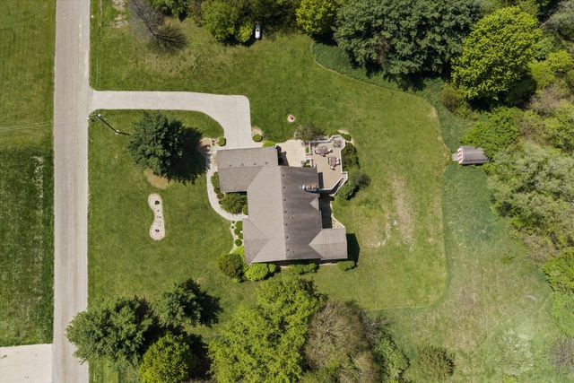 27100 Deerfield Lane, Edwardsburg, MI 49112