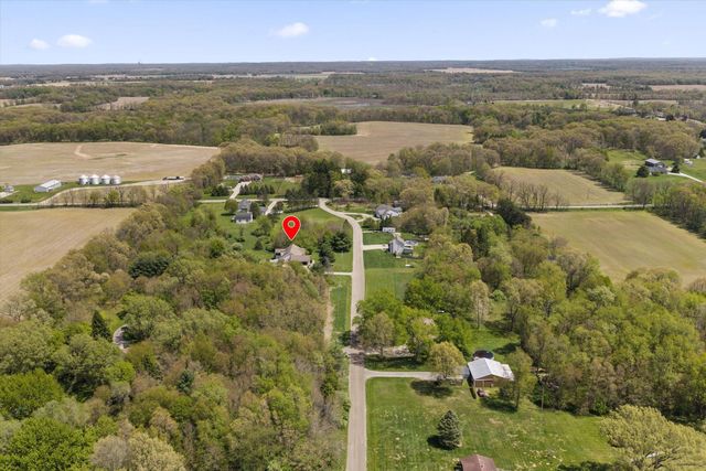 27100 Deerfield Lane, Edwardsburg, MI 49112