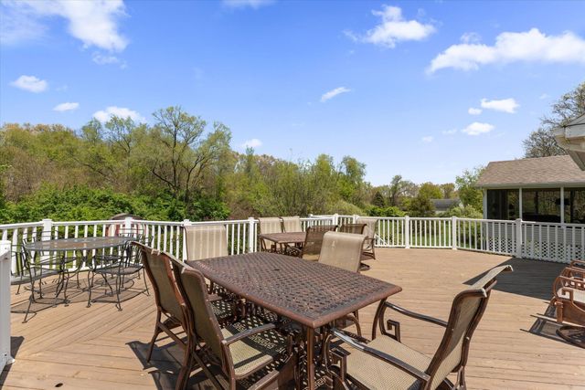 27100 Deerfield Lane, Edwardsburg, MI 49112