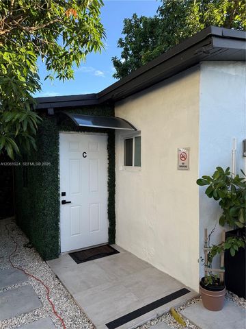 2230 NW 6th St C, Miami, FL 33125