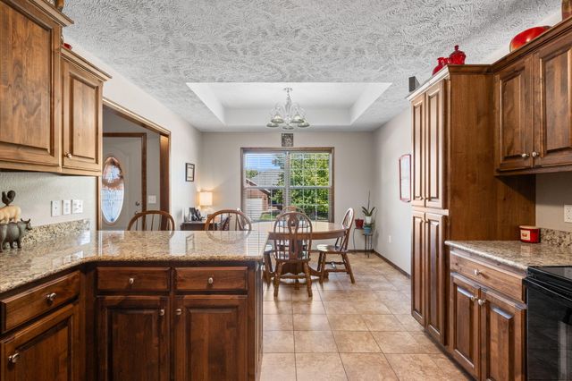 3852 W Village Terrace, Springfield, MO 65810