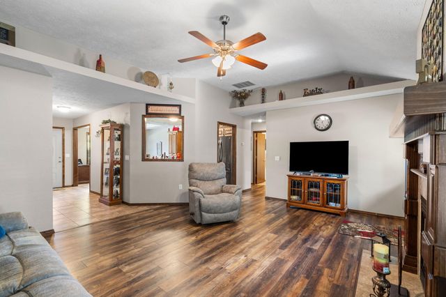 3852 W Village Terrace, Springfield, MO 65810