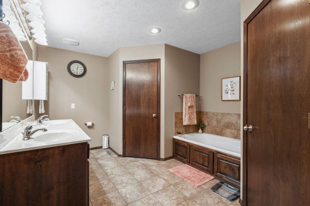 3852 W Village Terrace, Springfield, MO 65810